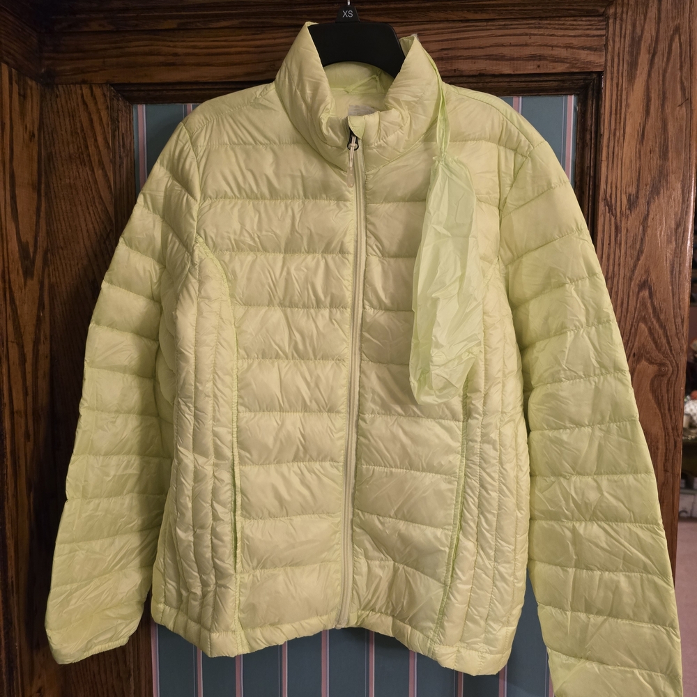 NWT 32 Degrees Women's Lightweight Packable Puffer Jacket  Lime Yellow Size Med